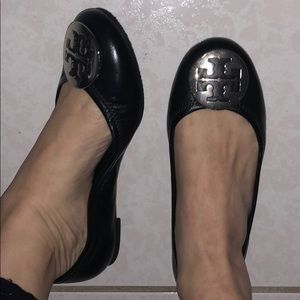 AUTHENTIC TORY BURCH FLATS NEVER WORN